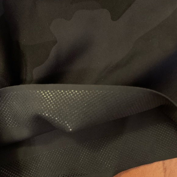 NWT Lululemon Base Pace High Rise 8” Short in Camo Deep Coal Multi. Size 4 - Picture 7 of 8